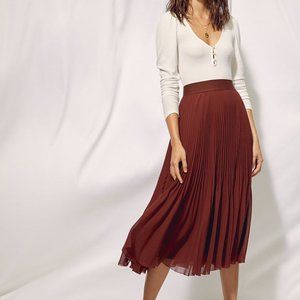 Aritzia Wilfred Twirl Midi Skirt, Size Small, Truffle
